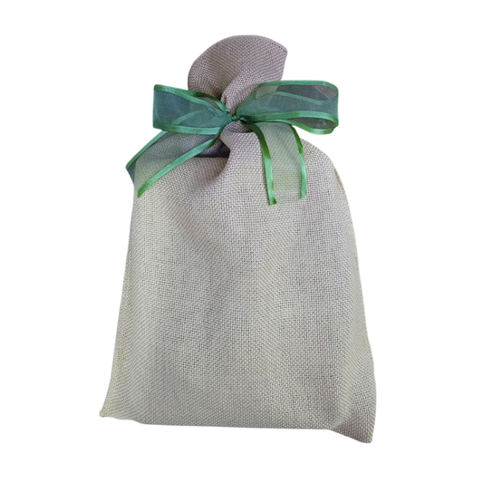 saco de juta natural 30 X 44 cm + laço verde